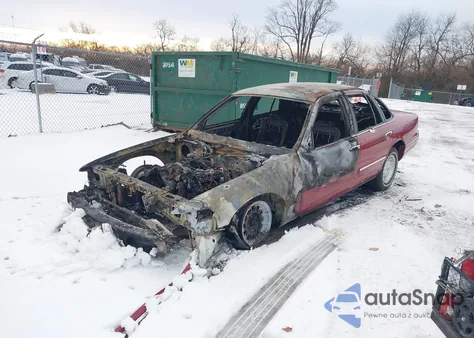 1997 Ford Crown Victoria Lx z USA, uszkodzony, nr VIN 2FALP74W8VX106162
